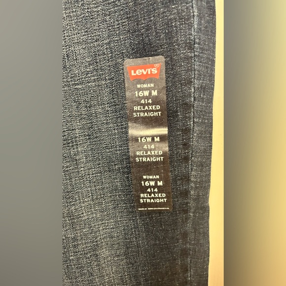 NWT Levi’s Plus Size 16W 414 relaxed straight leg jeans - Picture 3 of 11